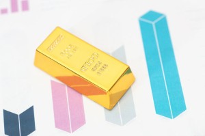 黄金店里回收旧黄金的标准是什么？这些标准如何影响回收价格？