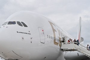 特朗普关税干扰美欧航空供应链，航空业集体呼吁“免关税”